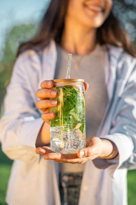 Glass beverage cup